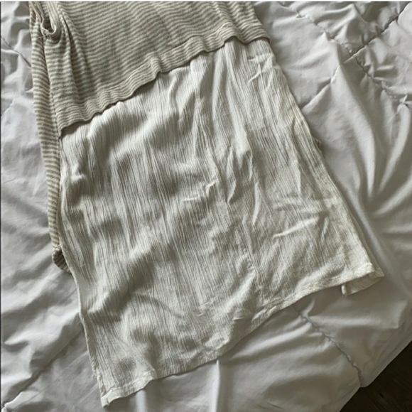 🌻4/30🌻Zara flowy tank - Picture 5 of 6